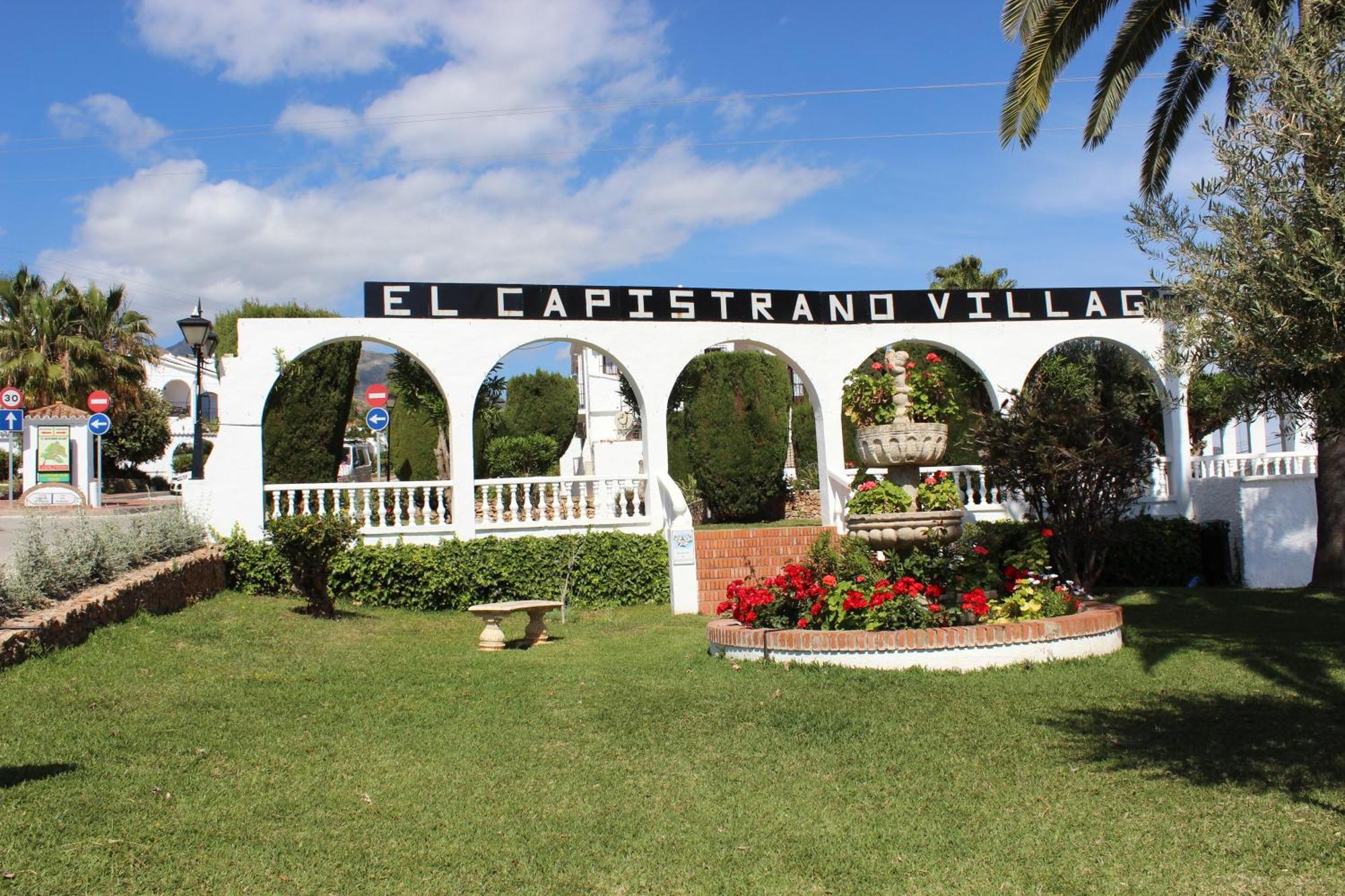 Apartamento Capistrano Village Nerja Εξωτερικό φωτογραφία